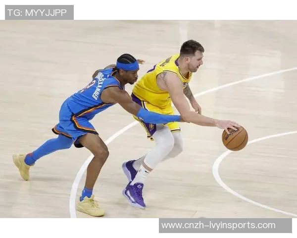 勇士对阵雷霆精彩直播回顾与赛后分析全面解读 勇士对阵雷霆精彩直播回顾与赛后分析全面解读